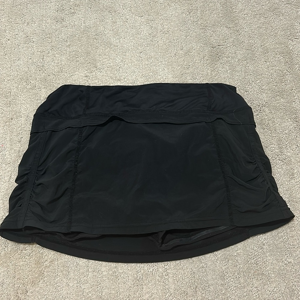Lululemon black skirt - EUC - no tag but size XS
